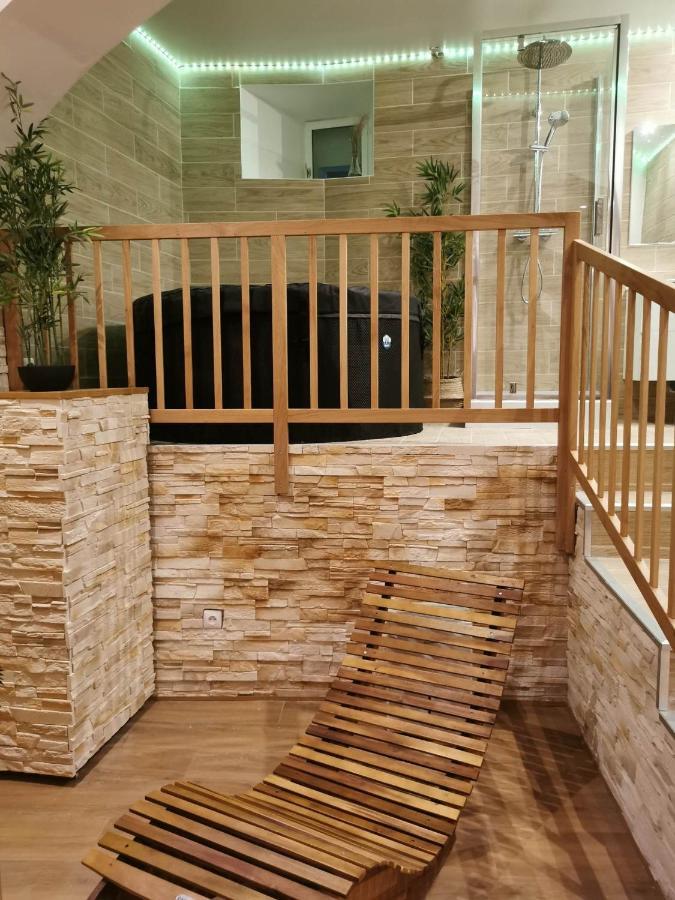 Le Spa De La Cathedrale - Jacuzzi - Sauna - Champagne - Netflix - Wifi تروي المظهر الخارجي الصورة