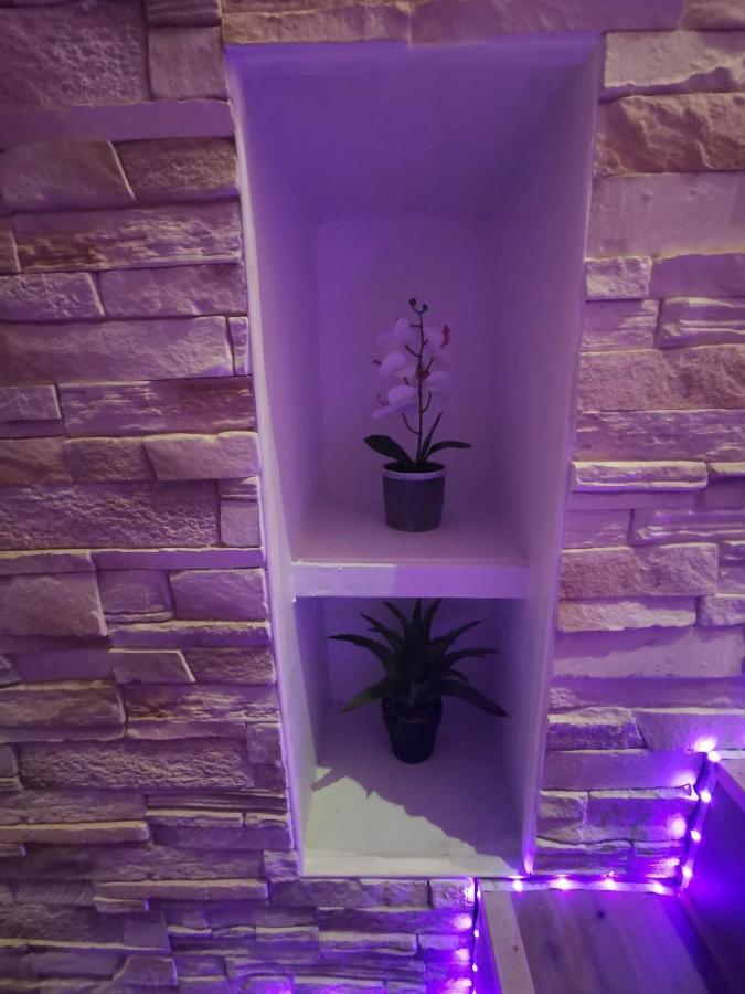 Le Spa De La Cathedrale - Jacuzzi - Sauna - Champagne - Netflix - Wifi تروي المظهر الخارجي الصورة