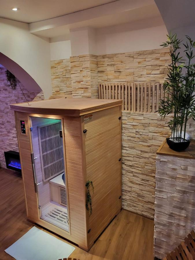 Le Spa De La Cathedrale - Jacuzzi - Sauna - Champagne - Netflix - Wifi تروي المظهر الخارجي الصورة