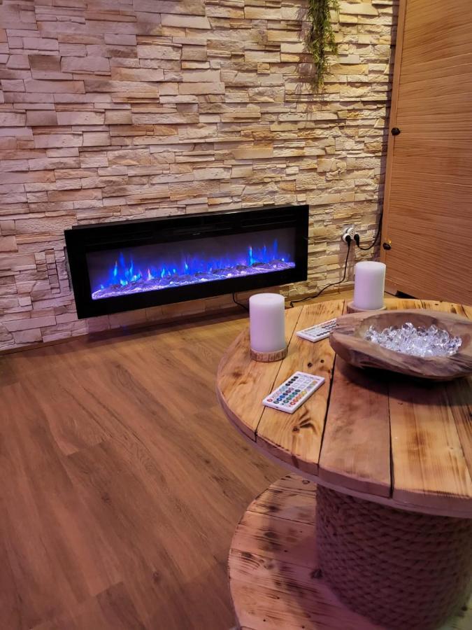 Le Spa De La Cathedrale - Jacuzzi - Sauna - Champagne - Netflix - Wifi تروي المظهر الخارجي الصورة