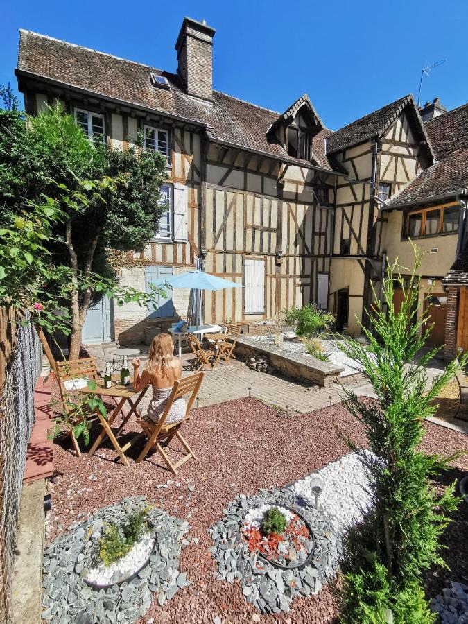 Le Spa De La Cathedrale - Jacuzzi - Sauna - Champagne - Netflix - Wifi تروي المظهر الخارجي الصورة