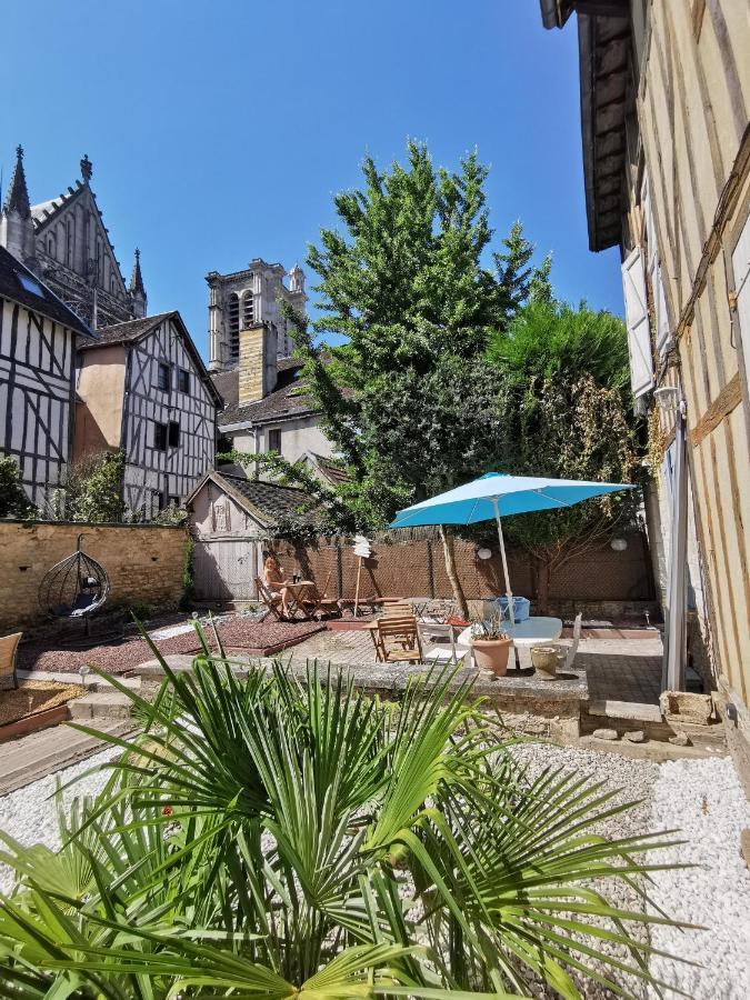 Le Spa De La Cathedrale - Jacuzzi - Sauna - Champagne - Netflix - Wifi تروي المظهر الخارجي الصورة
