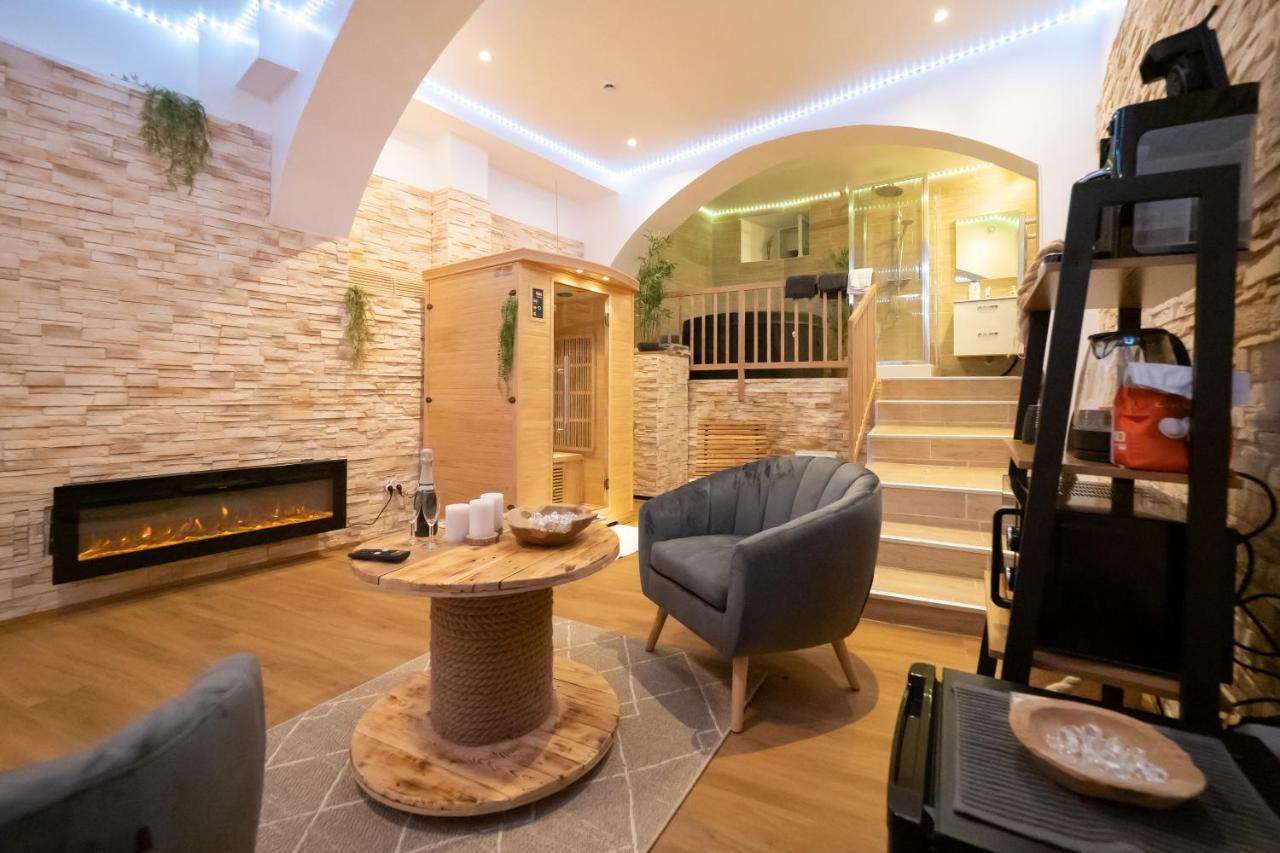 Le Spa De La Cathedrale - Jacuzzi - Sauna - Champagne - Netflix - Wifi تروي المظهر الخارجي الصورة