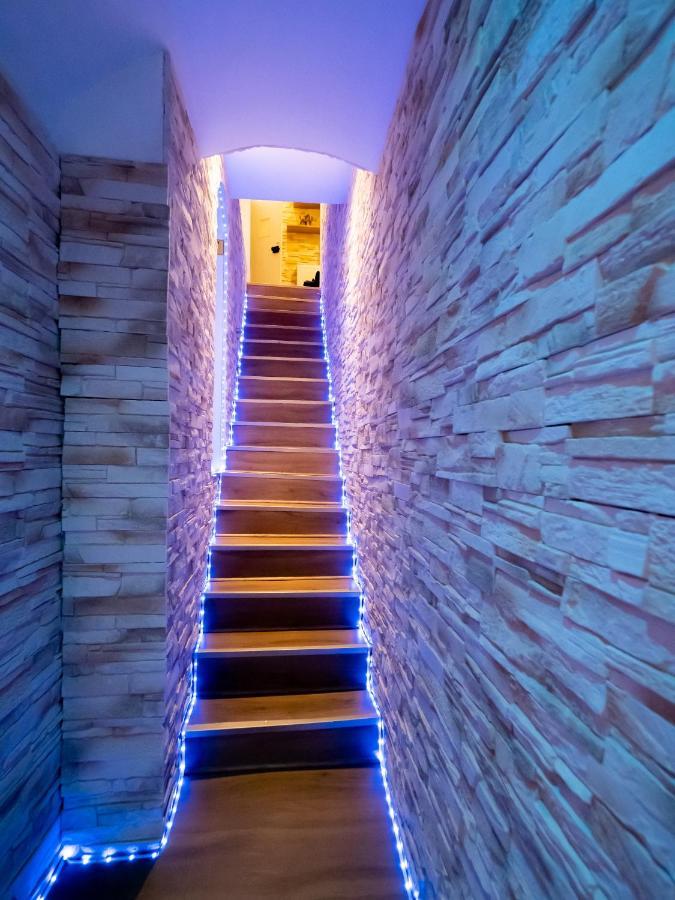 Le Spa De La Cathedrale - Jacuzzi - Sauna - Champagne - Netflix - Wifi تروي المظهر الخارجي الصورة