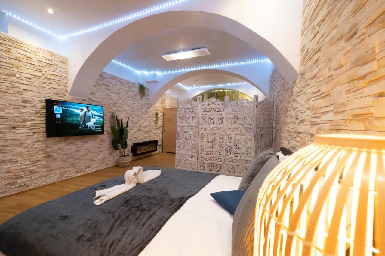Le Spa De La Cathedrale - Jacuzzi - Sauna - Champagne - Netflix - Wifi تروي المظهر الخارجي الصورة