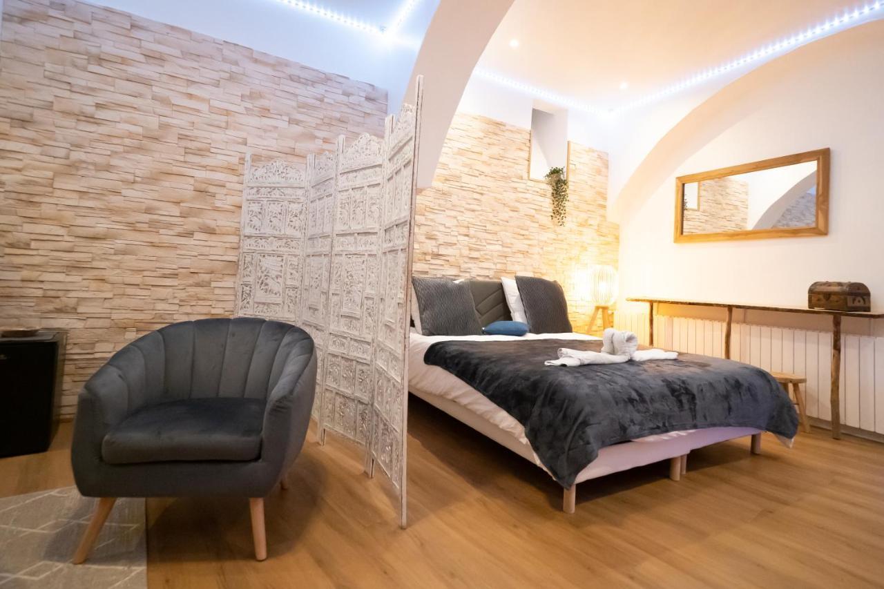 Le Spa De La Cathedrale - Jacuzzi - Sauna - Champagne - Netflix - Wifi تروي المظهر الخارجي الصورة