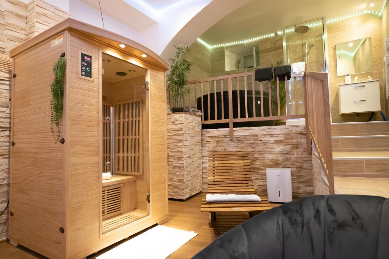 Le Spa De La Cathedrale - Jacuzzi - Sauna - Champagne - Netflix - Wifi تروي المظهر الخارجي الصورة