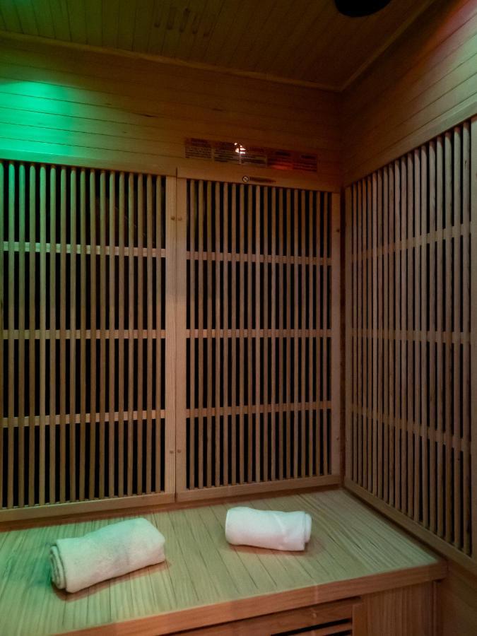 Le Spa De La Cathedrale - Jacuzzi - Sauna - Champagne - Netflix - Wifi تروي المظهر الخارجي الصورة